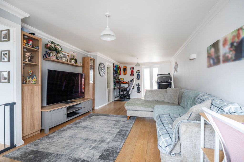 Property photo 2 of 18