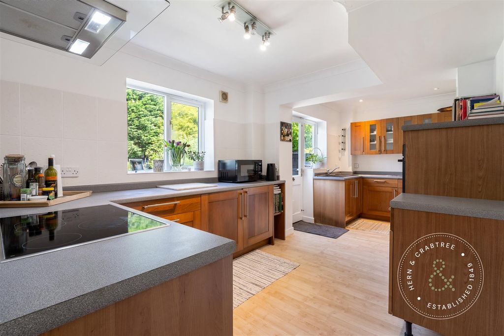 Property photo 3 of 49 Triscombe Drive, Llandaff (21).Jpg