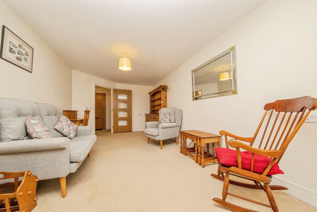 Property photo 2 of 17