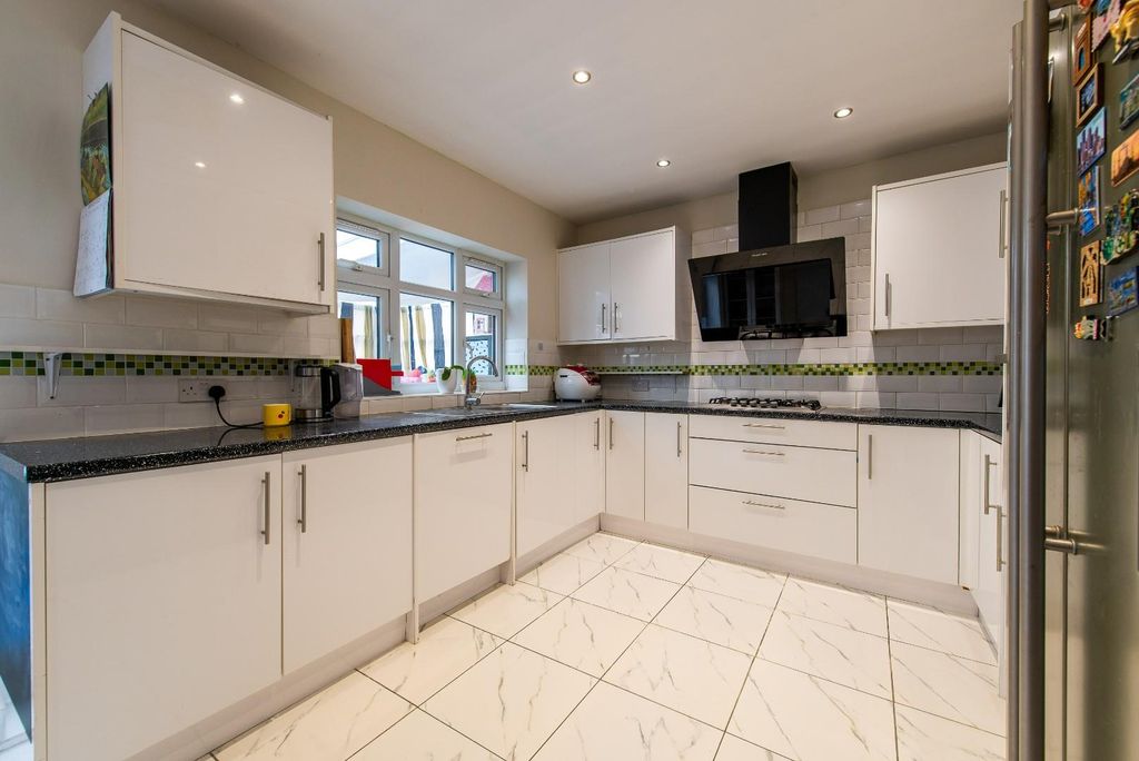Property photo 2 of 15 Kitchen / Diner
