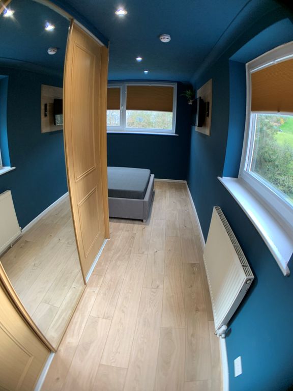 Property photo 2 of 6 Bedroom