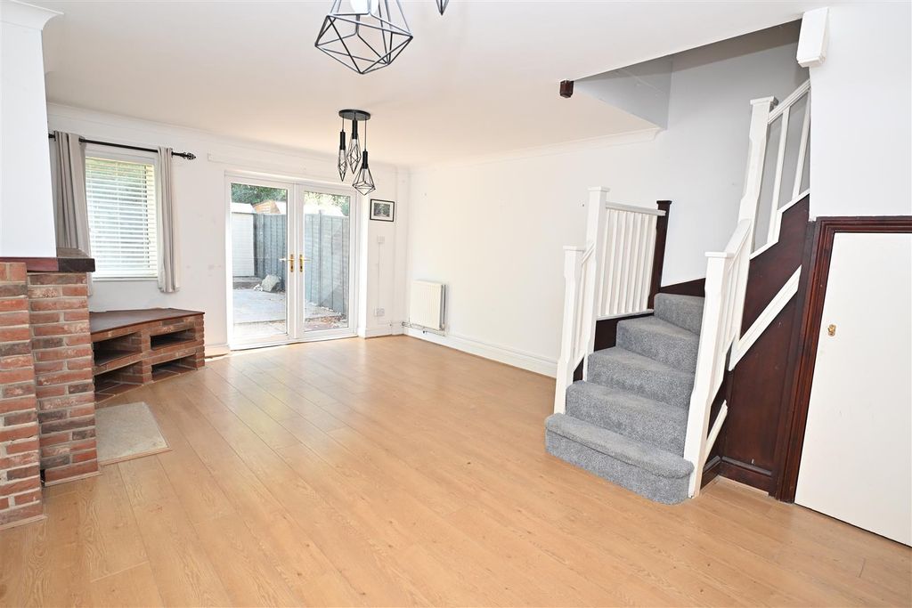 Property photo 2 of 17 Lounge/ Dining Room