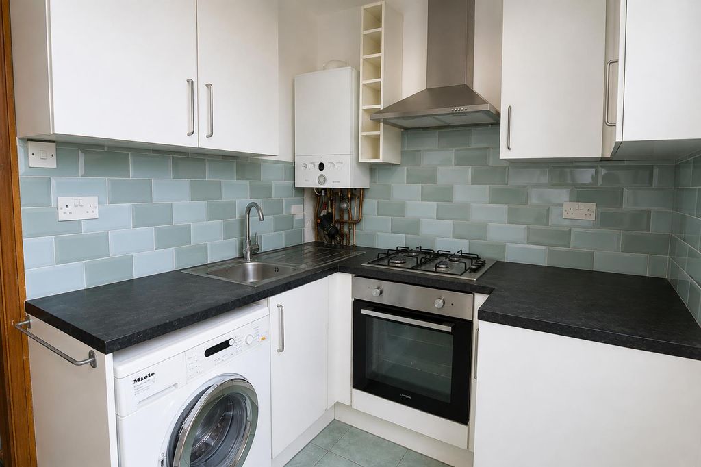Property photo 2 of 8 Kitchen (5).Png
