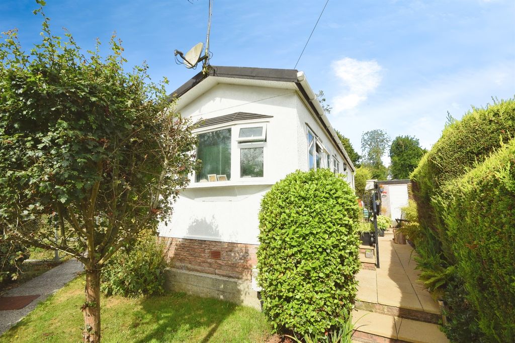 Property photo 2 of 11