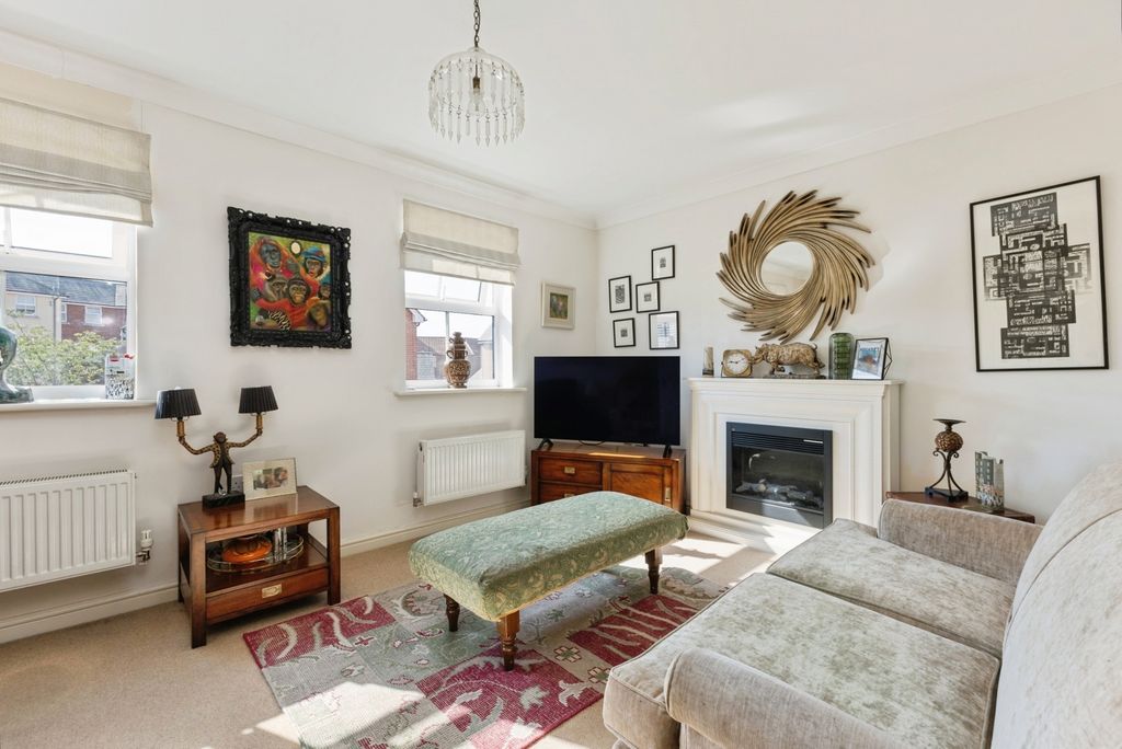 Property photo 3 of 19 Pbox-Img.Jpg