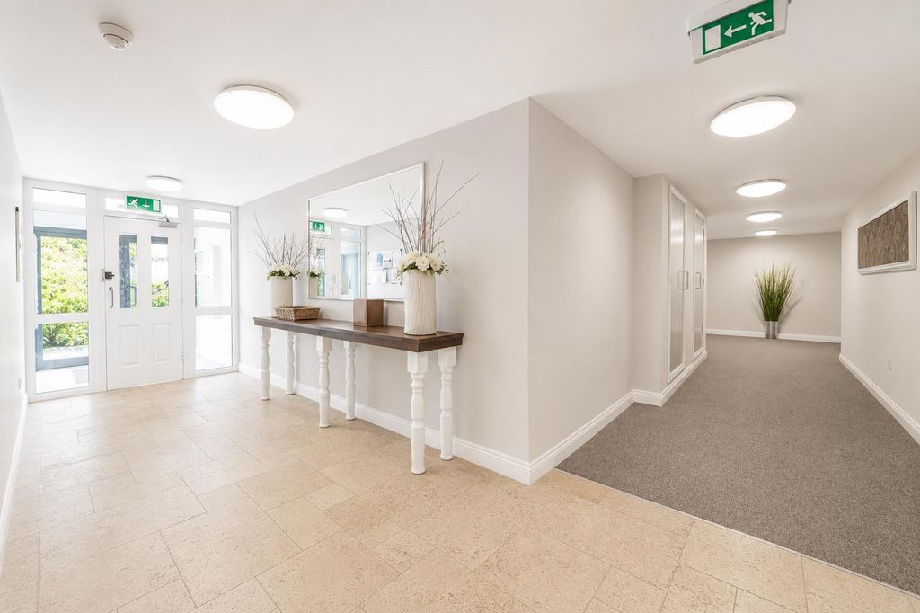 Property photo 2 of 13 Hall
