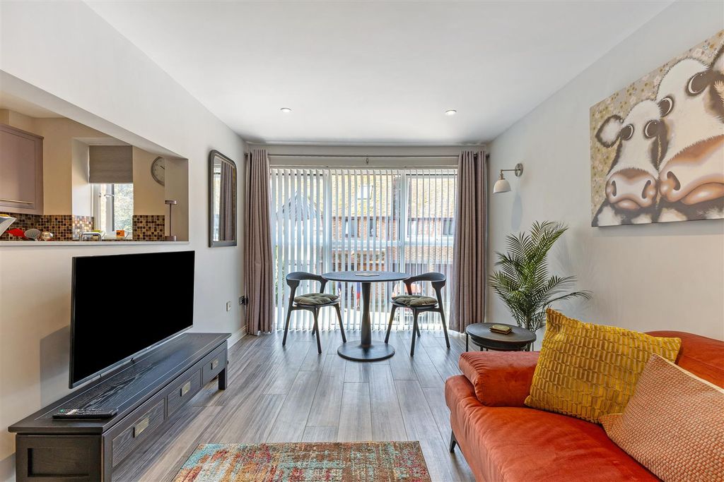 Property photo 3 of 13 Sitting Room