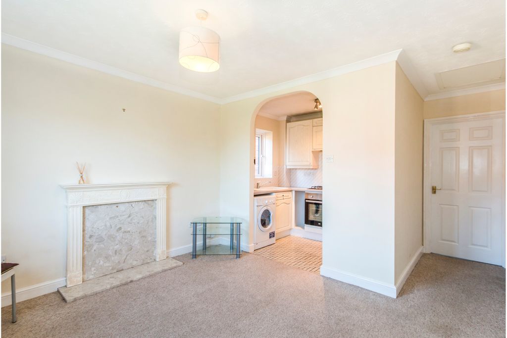 Property photo 3 of 7 Living Accommodation