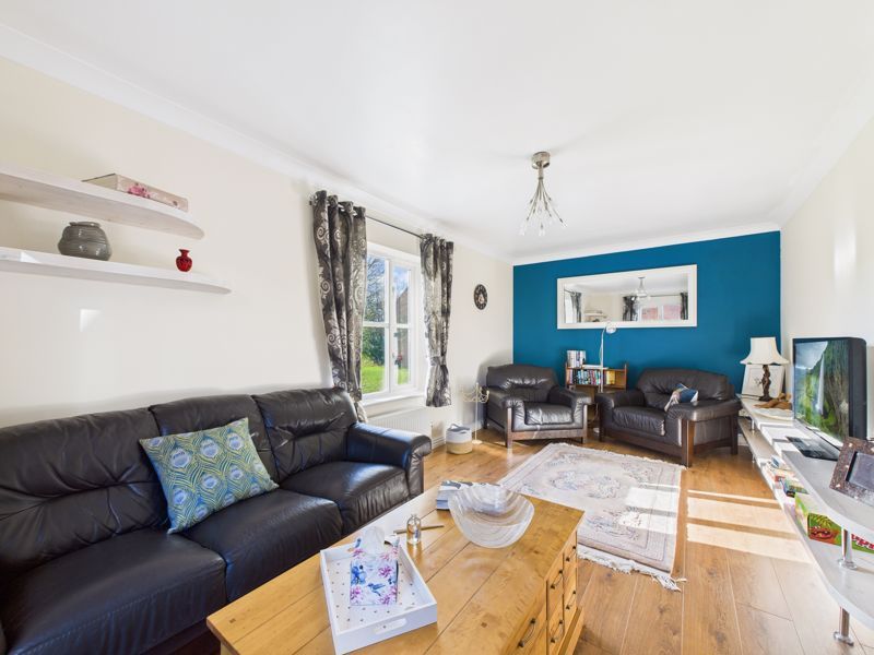 Property photo 2 of 22 Lounge