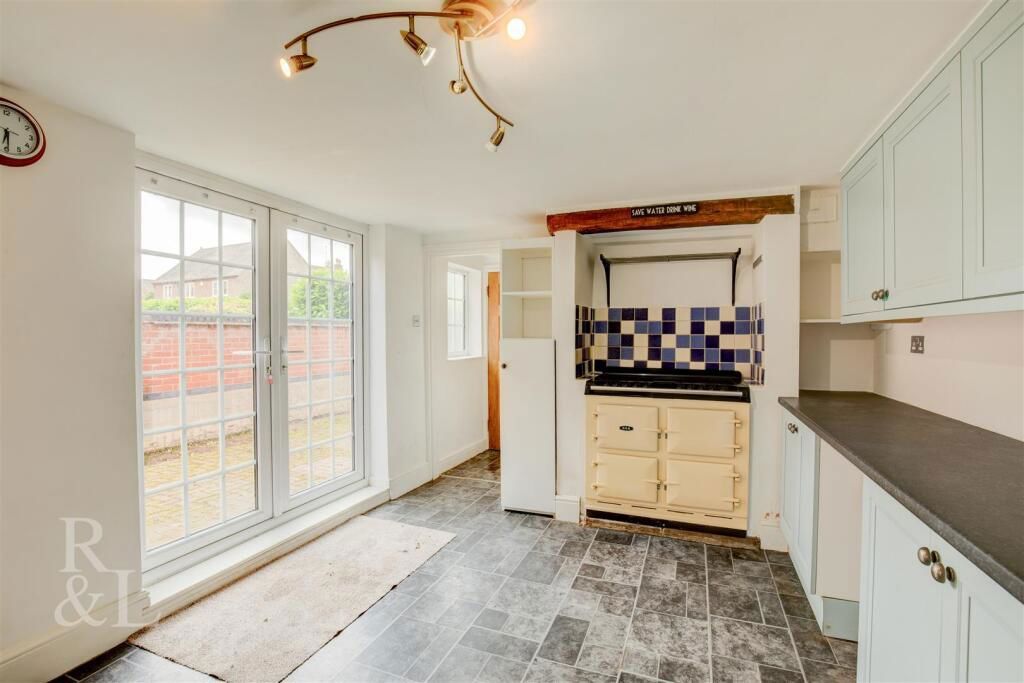 Property photo 2 of 32