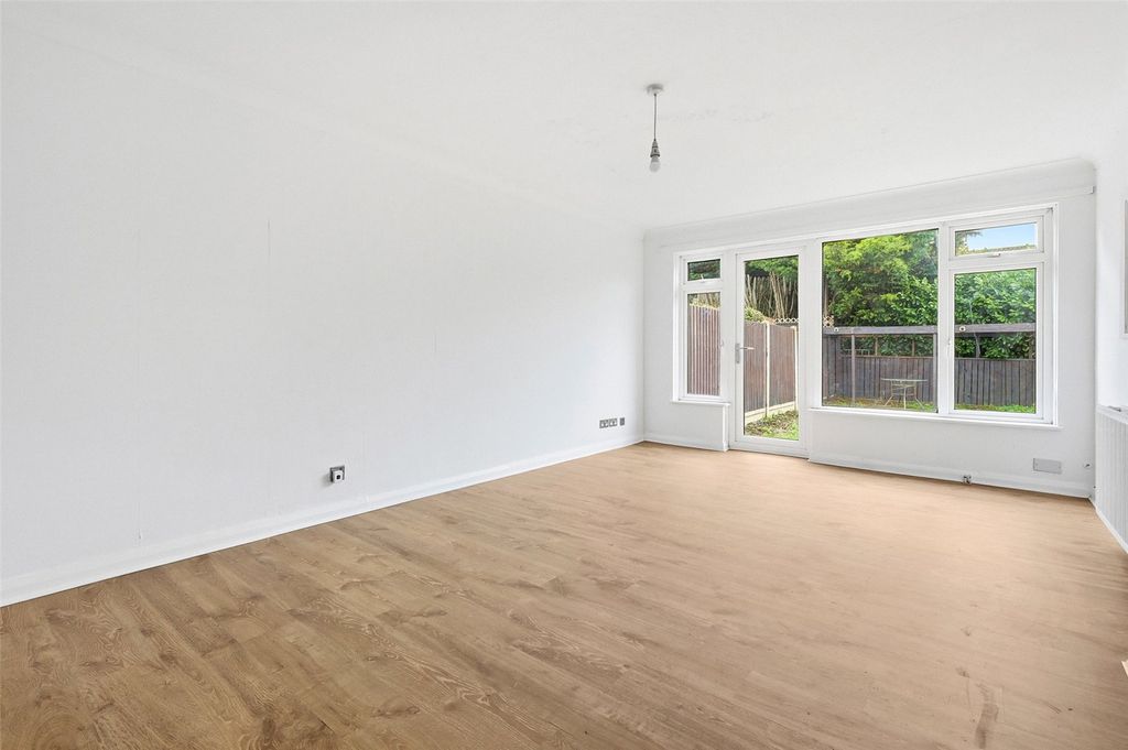 Property photo 2 of 17 Picture No. 13