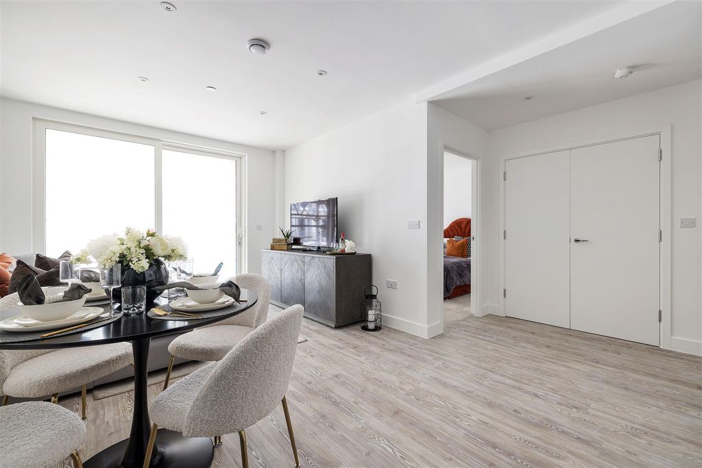 Property photo 3 of 16 The Masey, E17