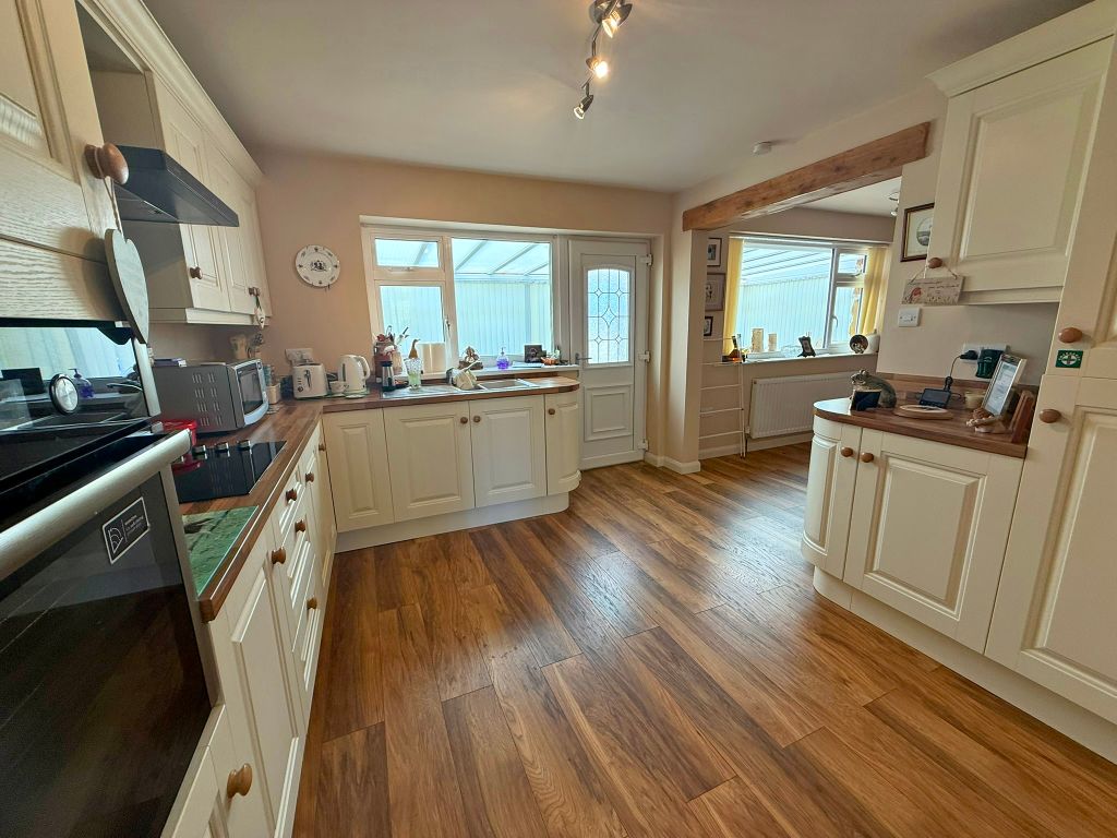 Property photo 3 of 12 Img_3382