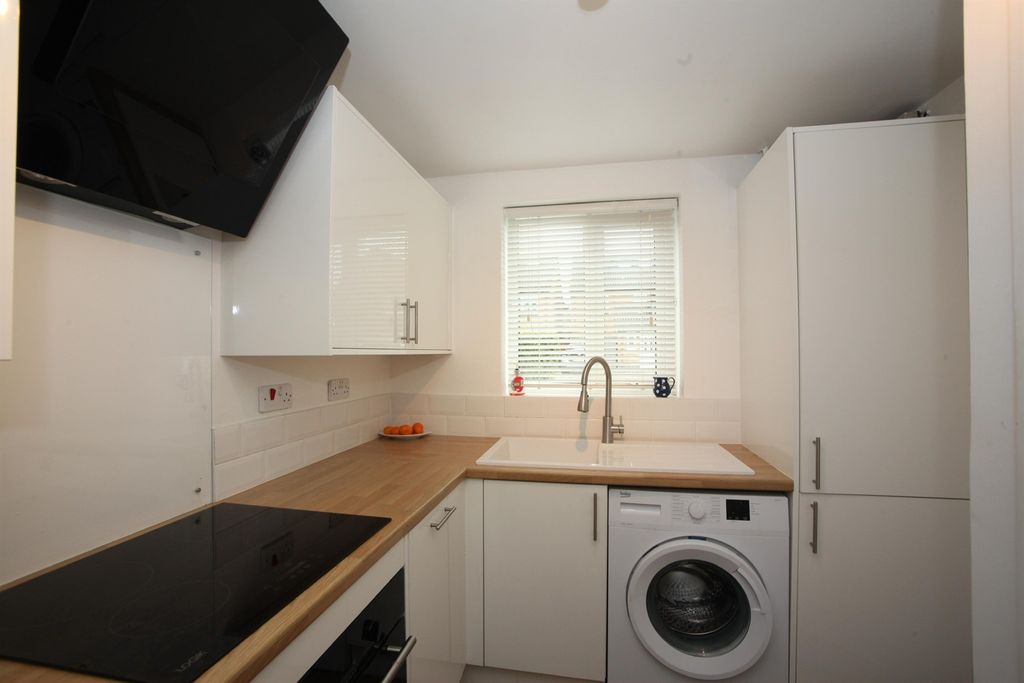 Property photo 3 of 23