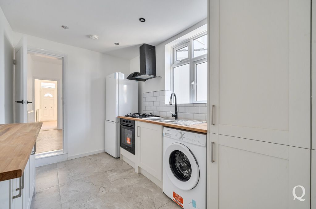 Property photo 2 of 23 1cd8Fd1E-633A-4c7...