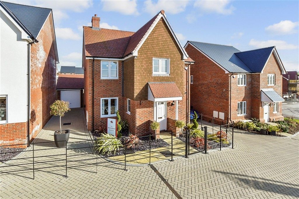 Property photo 3 of 14 Bromstone Front