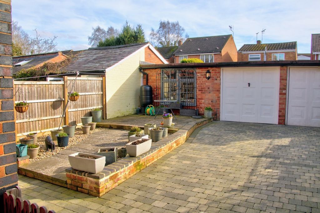 Property photo 2 of 10 St Johns St - Matt Clinton - Ewemove Kenilworth