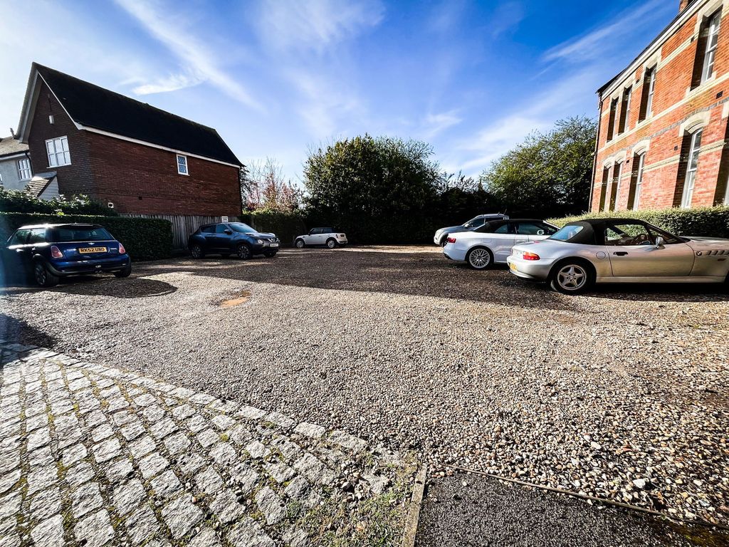 Property photo 3 of 12