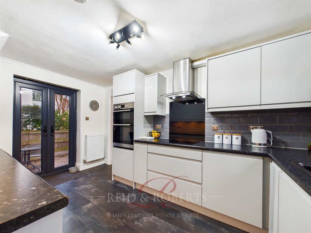 Property photo 3 of 23 Cam05148G0-Pr0111-Still033.Jpg