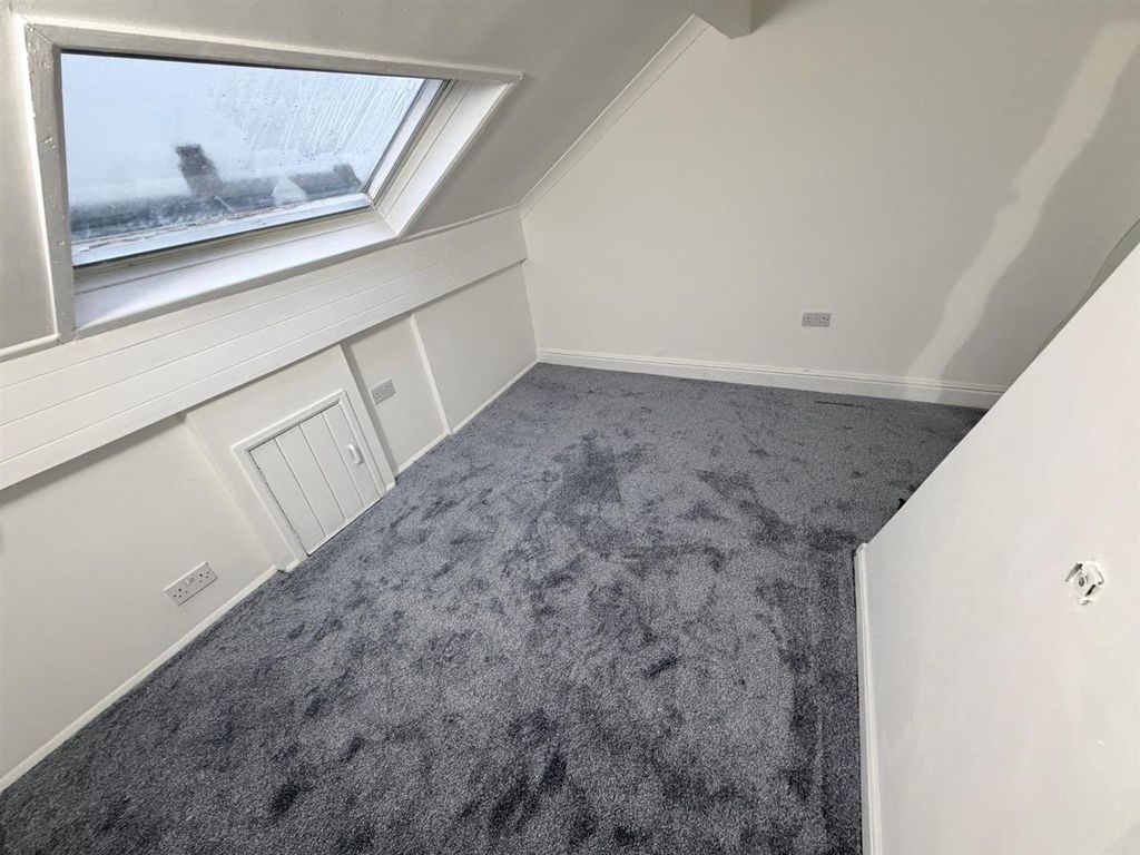 Property photo 1 of 28