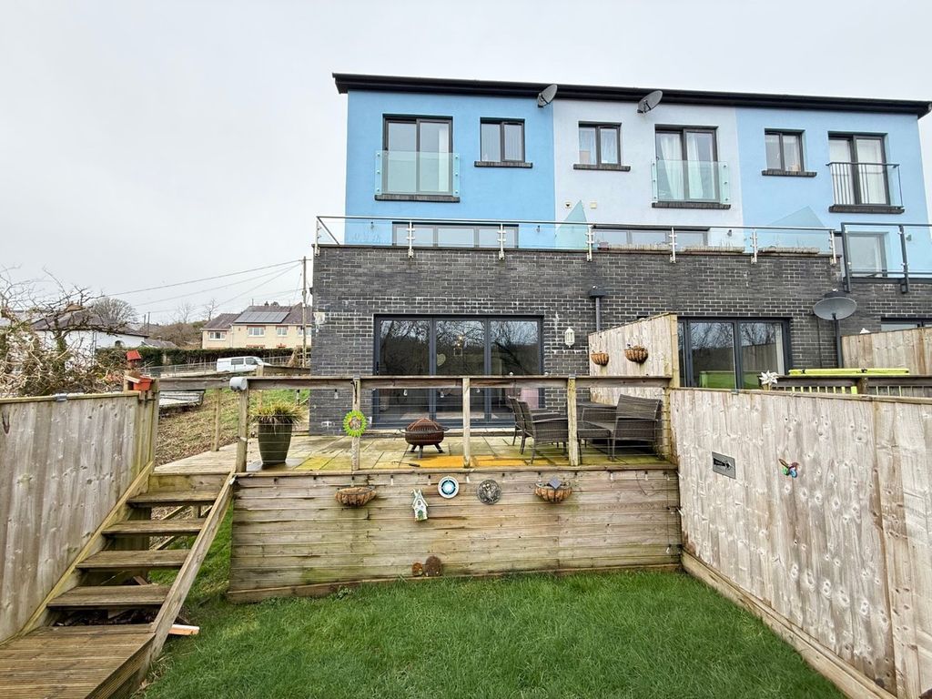 Property photo 3 of 46