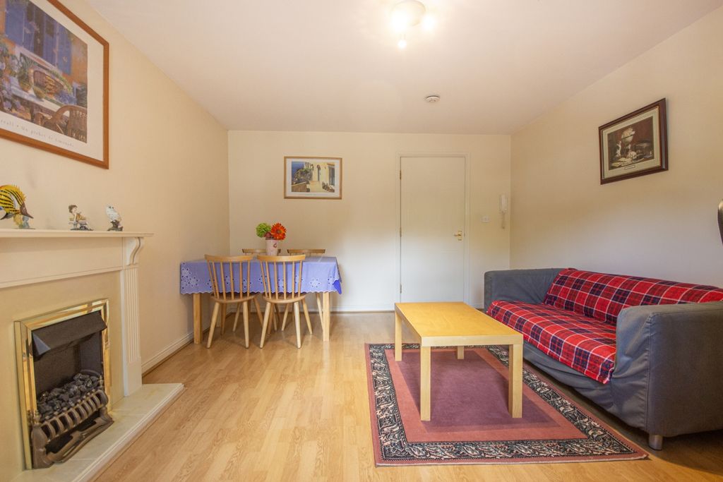 Property photo 2 of 11 10-2