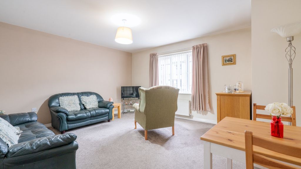 Property photo 3 of 9