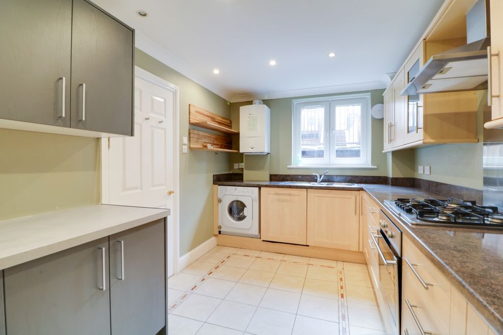 Property photo 1 of 9 3