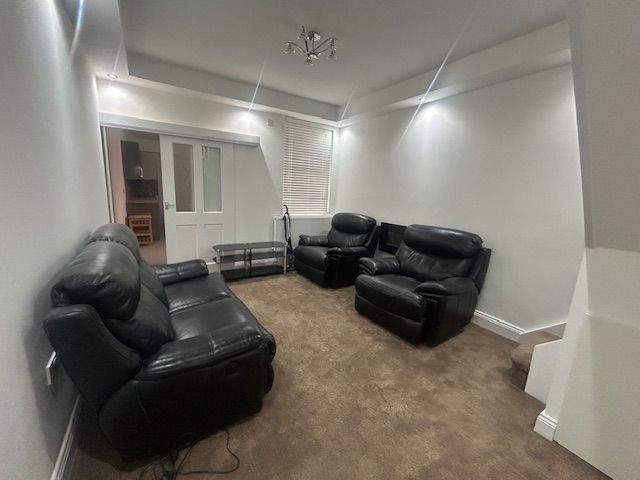 Property photo 3 of 37