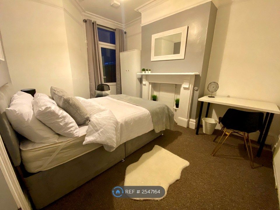 Property photo 2 of 13 Room 2