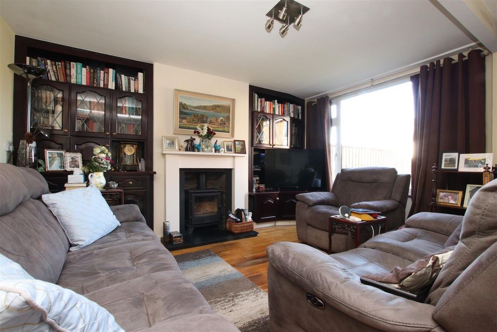 Property photo 3 of 12 Living Room.Jpg