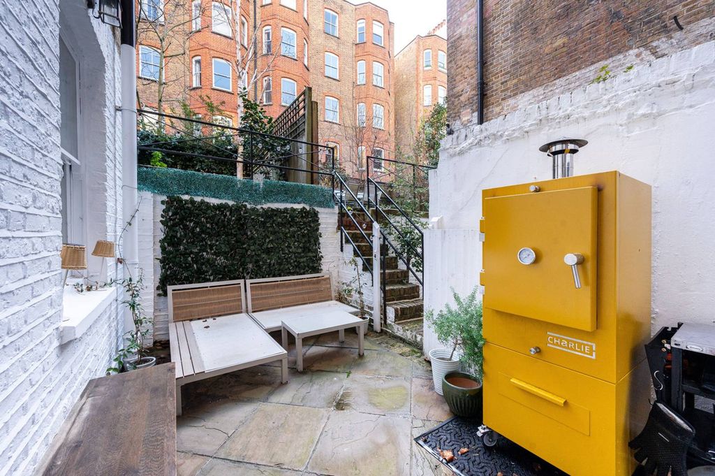 Property photo 3 of 28