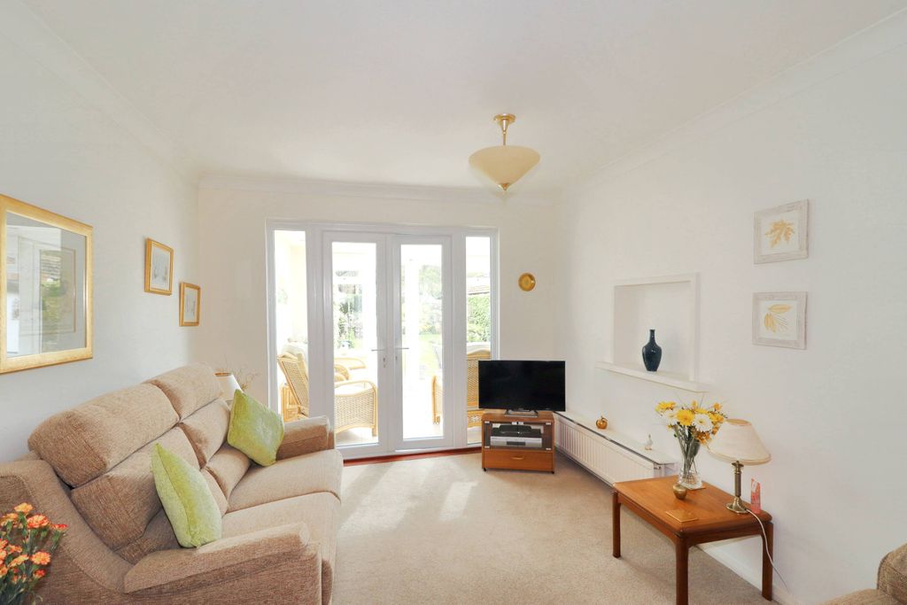 Property photo 2 of 11