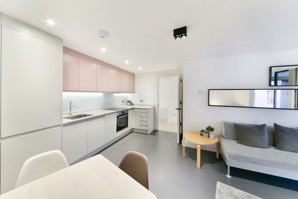 Property photo 2 of 16 12