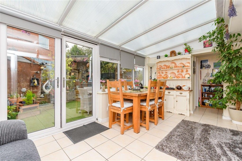 Property photo 3 of 11 Conservatory