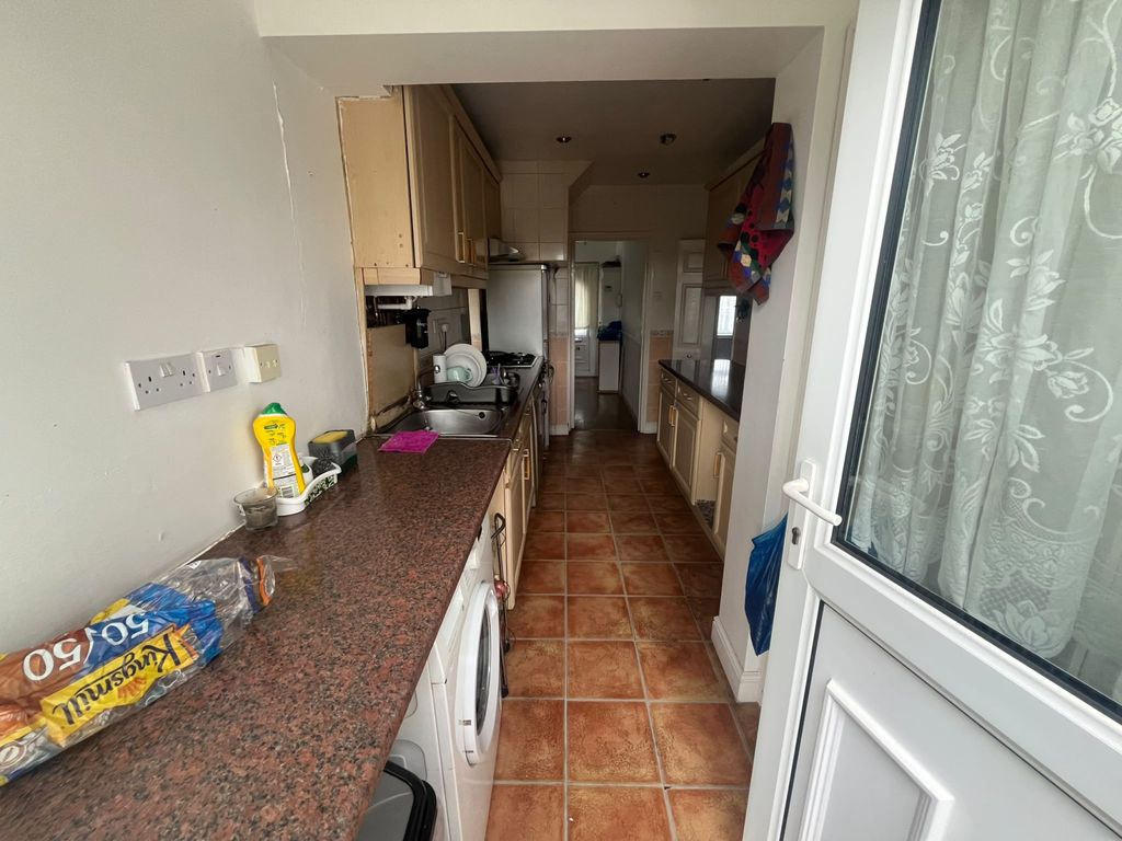 Property photo 3 of 8 A3c440A7-Ec33-4628-9E05-c83Bfb8Bb393