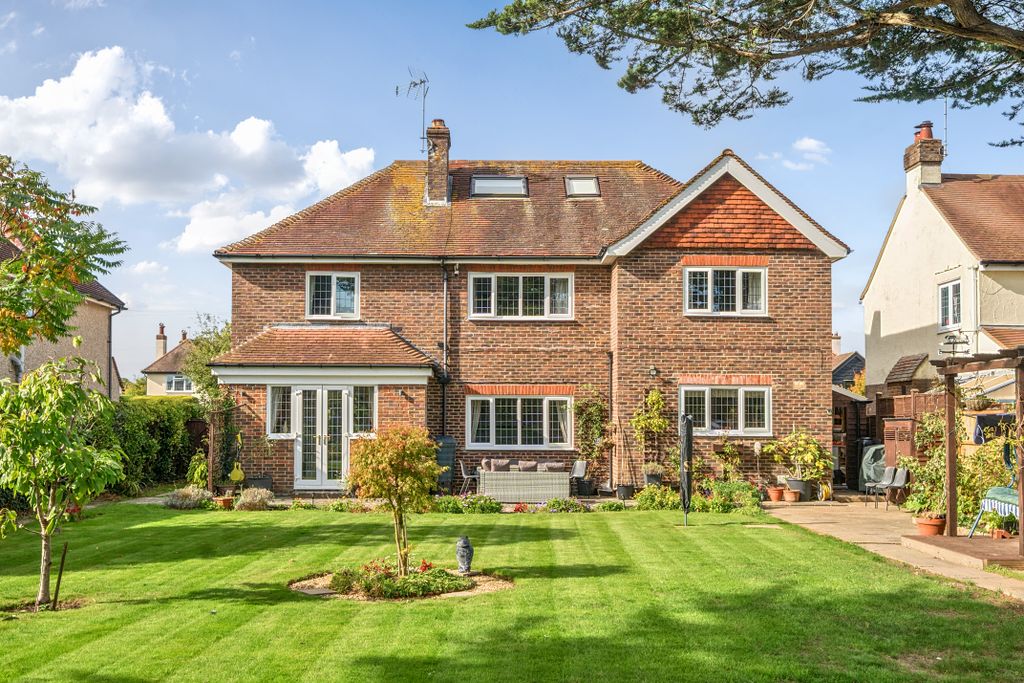 Property photo 2 of 21