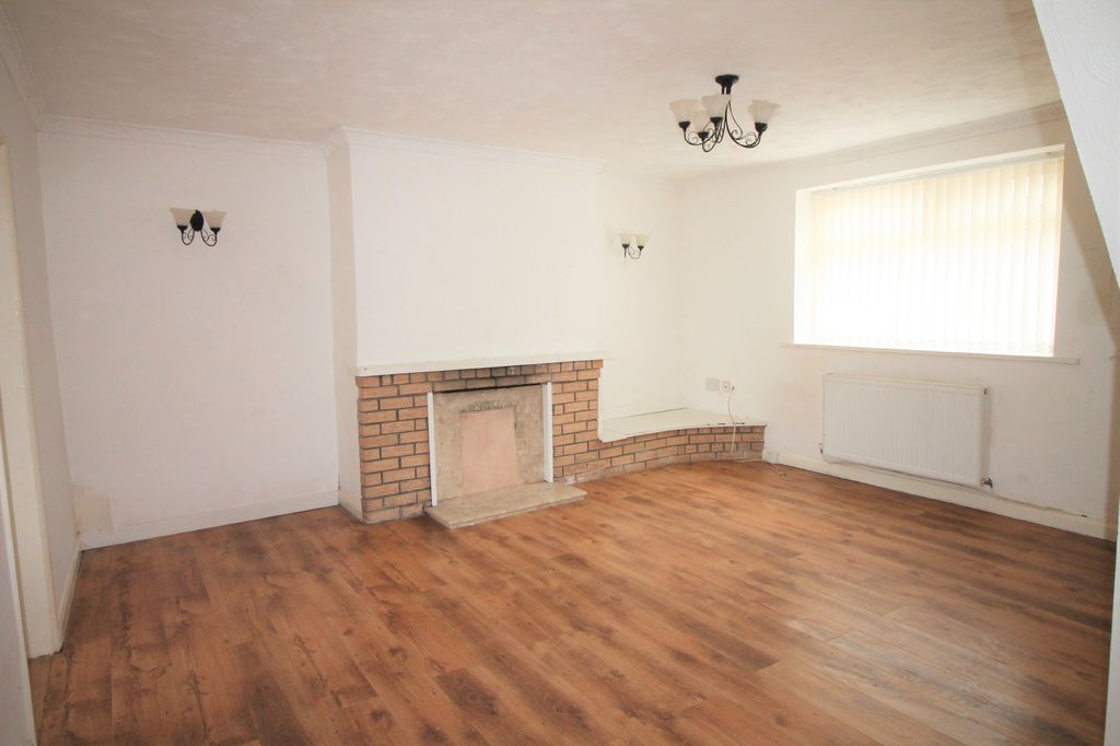 Property photo 2 of 9