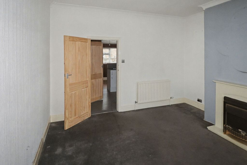 Property photo 2 of 15 35 Mona Street, Slaithwaite, Huddersfield, West Yorkshire, HD7 5Ej