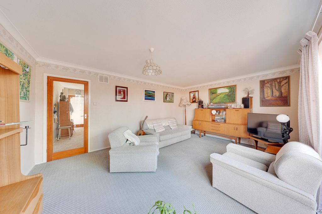 Property photo 3 of 14