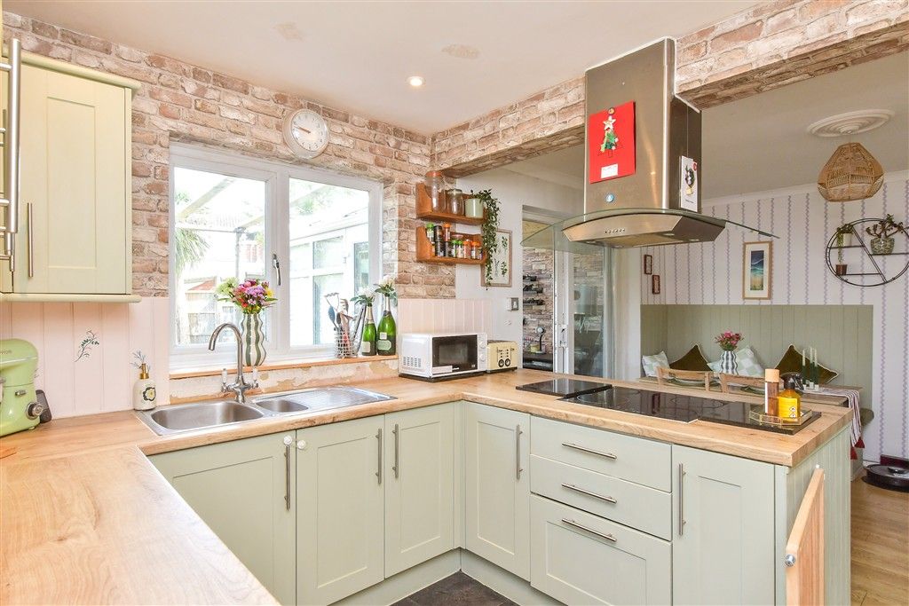 Property photo 3 of 13 Kitchen