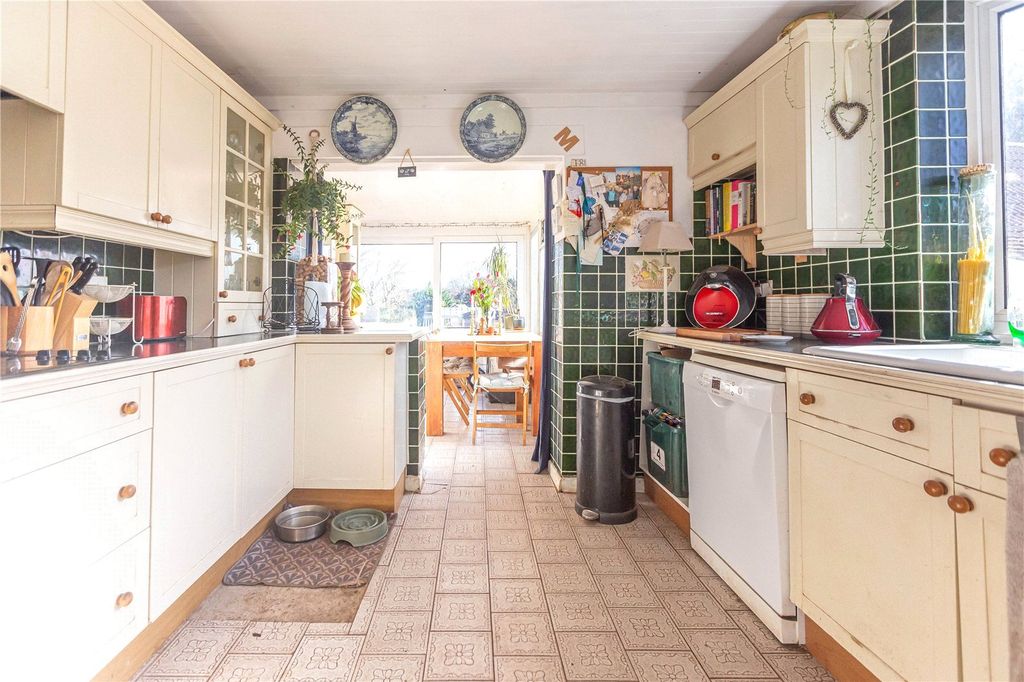 Property photo 2 of 20 Kitchen