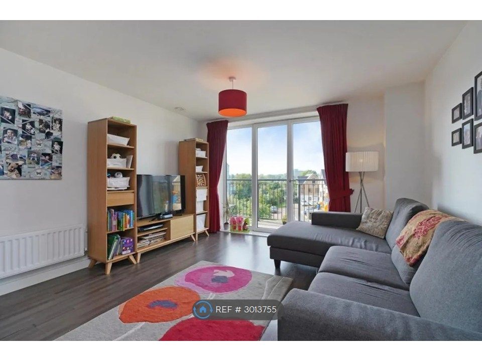 Property photo 2 of 10 Living Room (Open Plan)