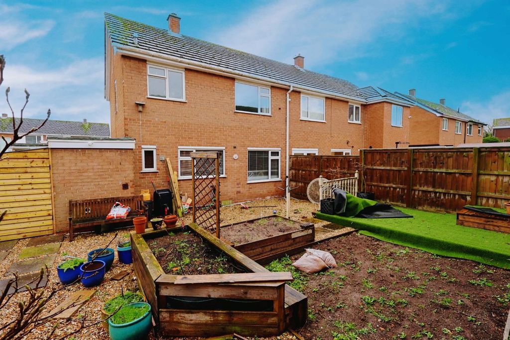 Property photo 2 of 11 -