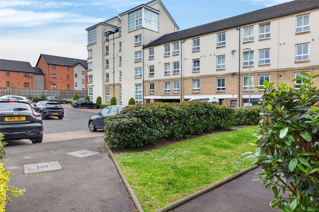 Property photo 3 of 23 139/4 Lochend Road