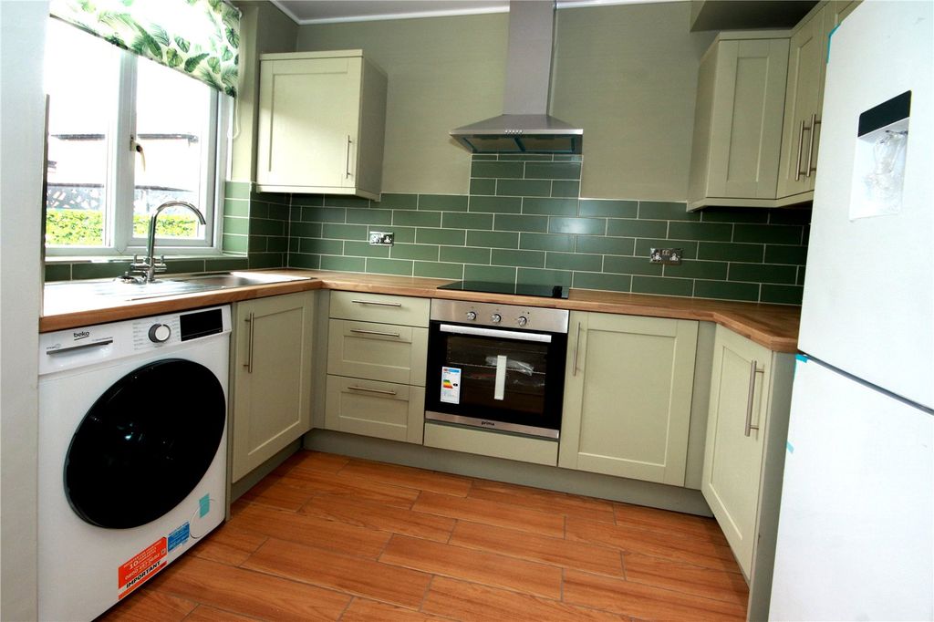 Property photo 3 of 17 Picture No. 10