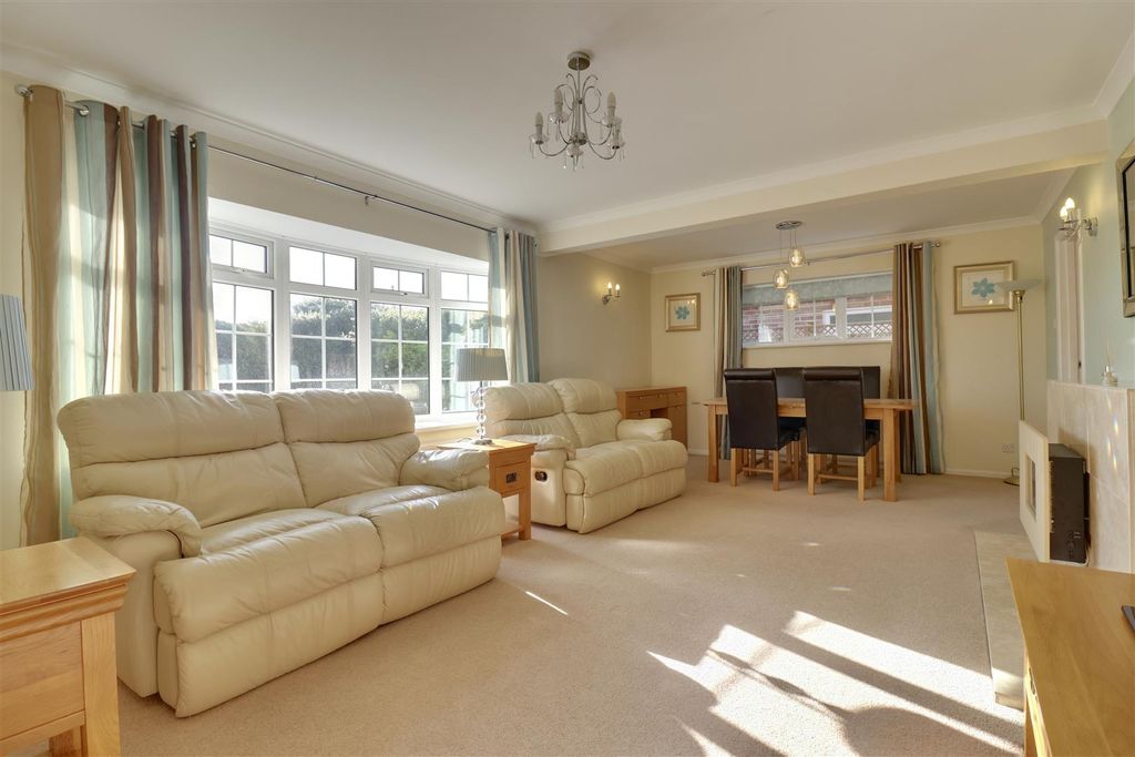 Property photo 3 of 16 78D884Be-3064-480C-B538-7Bf3Ae8Fcfed_1_201_A.Jpeg