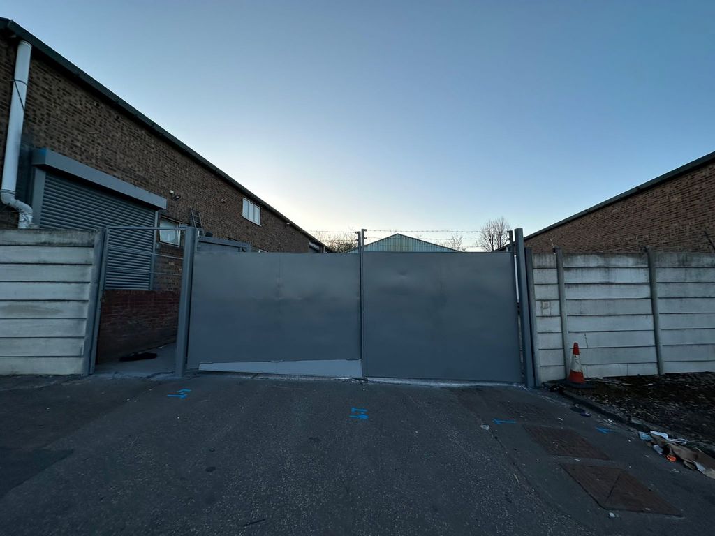 Property photo 2 of 5