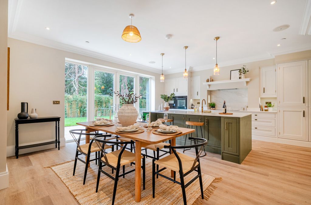 Property photo 2 of 23 1509344-6-6Aad325...