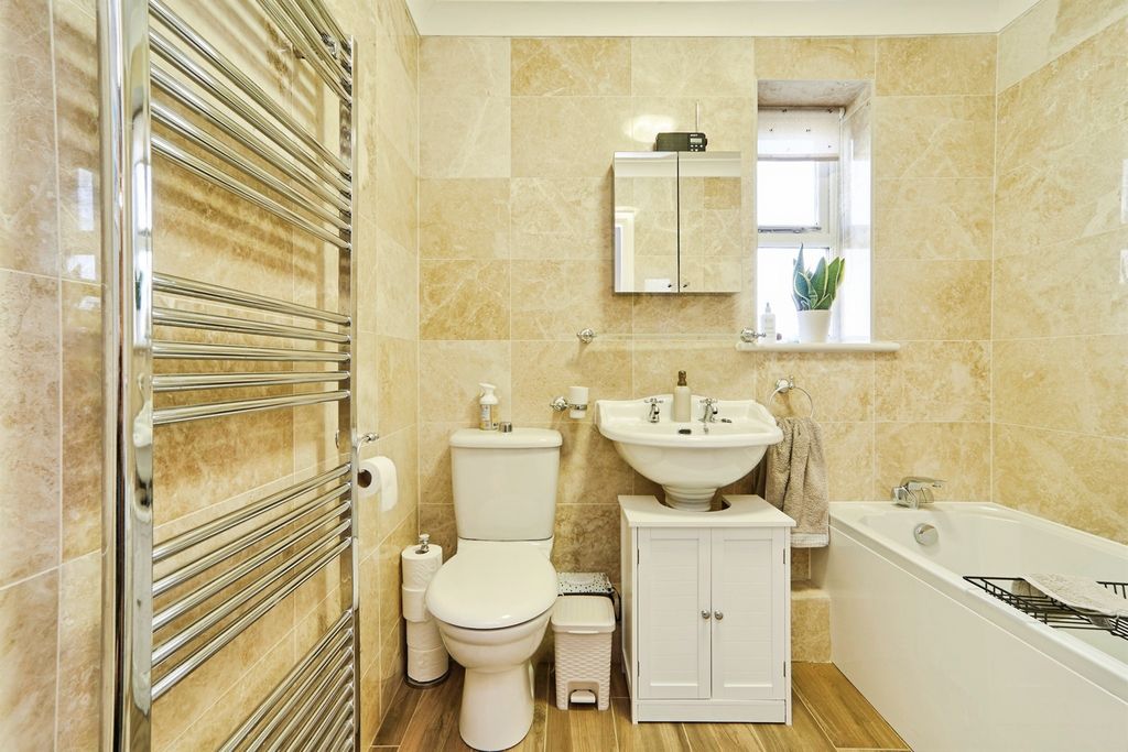 Additional image 8 of 2 bed flat for saleSalters Garden, Pudsey LS28